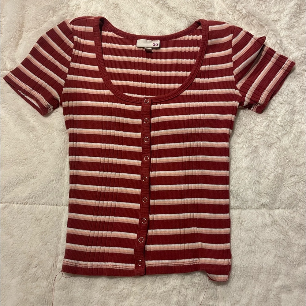 Shades of red striped tight tee